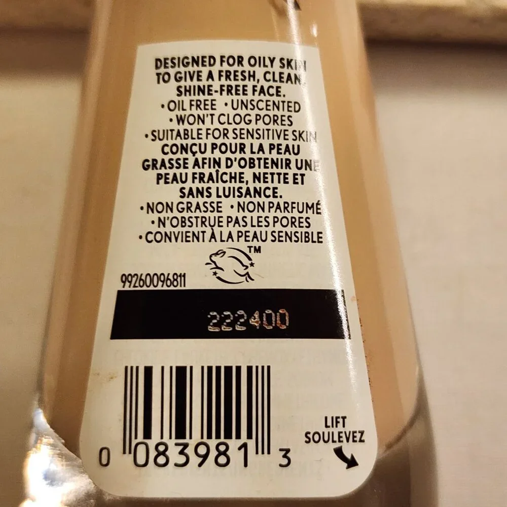 SEALED COVERGIRL Clean Matte Foundation - #505 Ivory